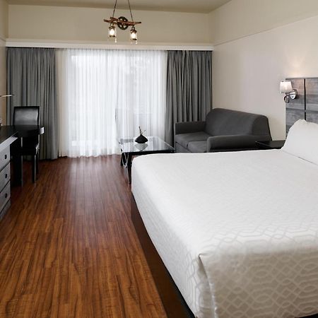 Samuels Boutique Hotel Годерич Экстерьер фото